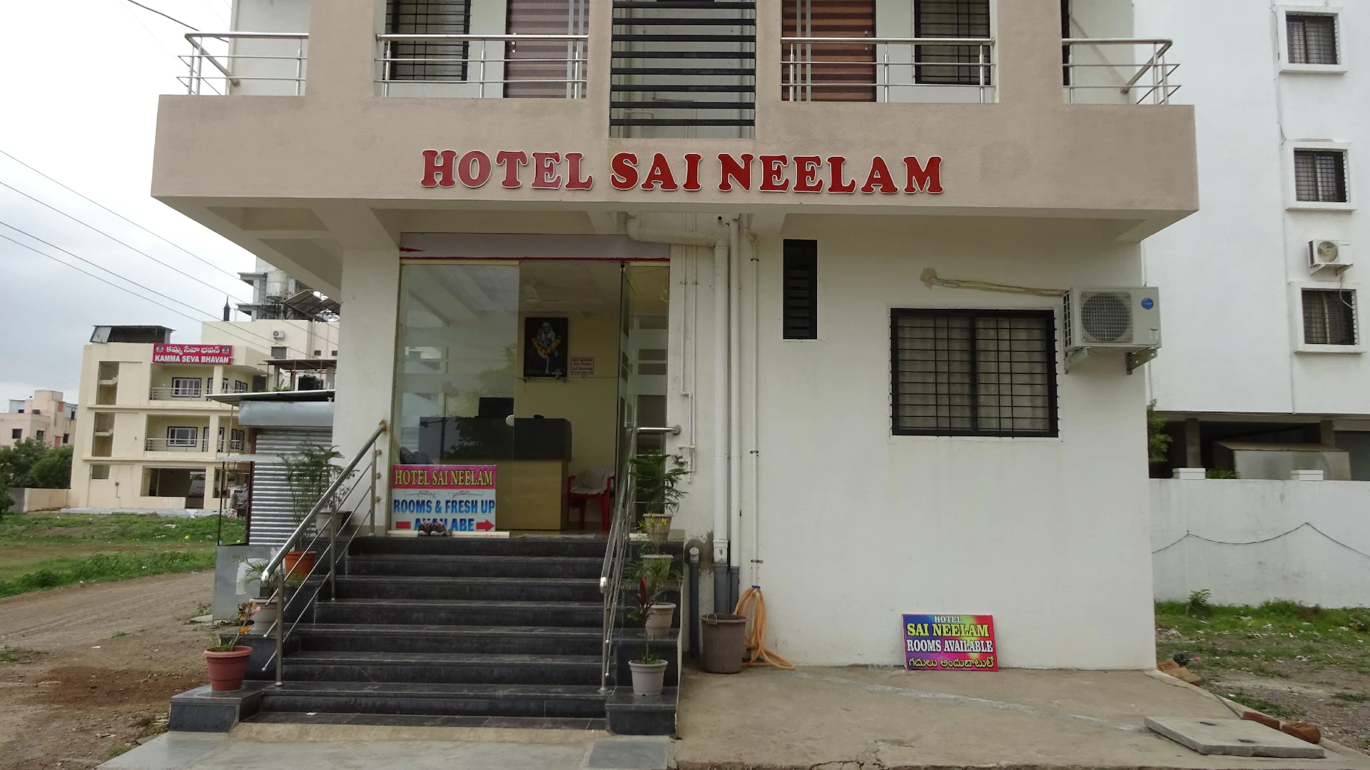 Hotel Sai Neelam,Shirdi>>Kopargaon,3 star