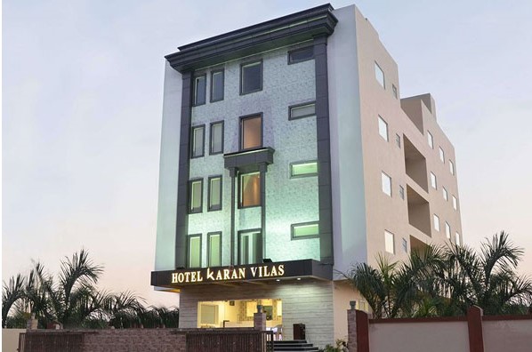 Hotel Karan Villas
