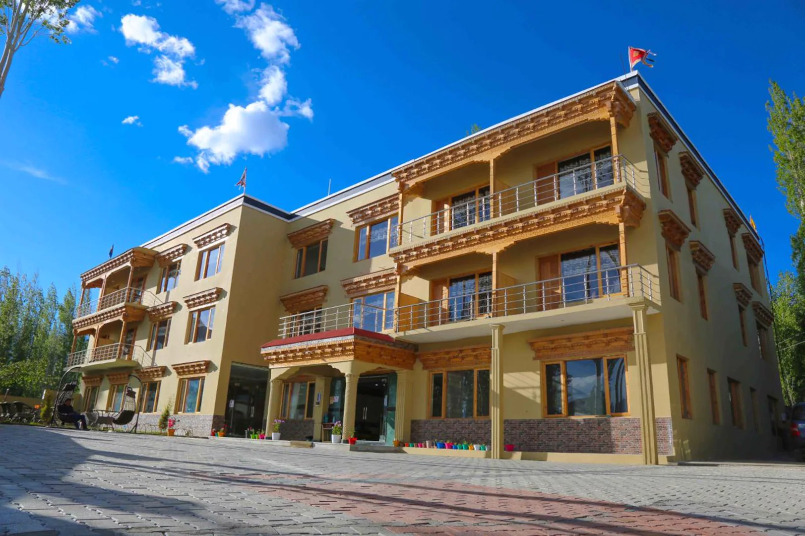 Hotel Capital City, Leh,Lower Shenam , Near Skara Road Leh Leh - 194101,3 star