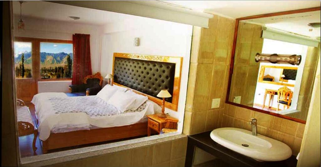 room-image