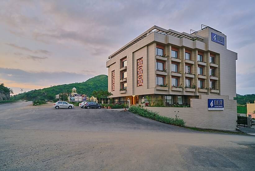 Skk Blu Hotel & Spa,Pratap Nagar,4 star