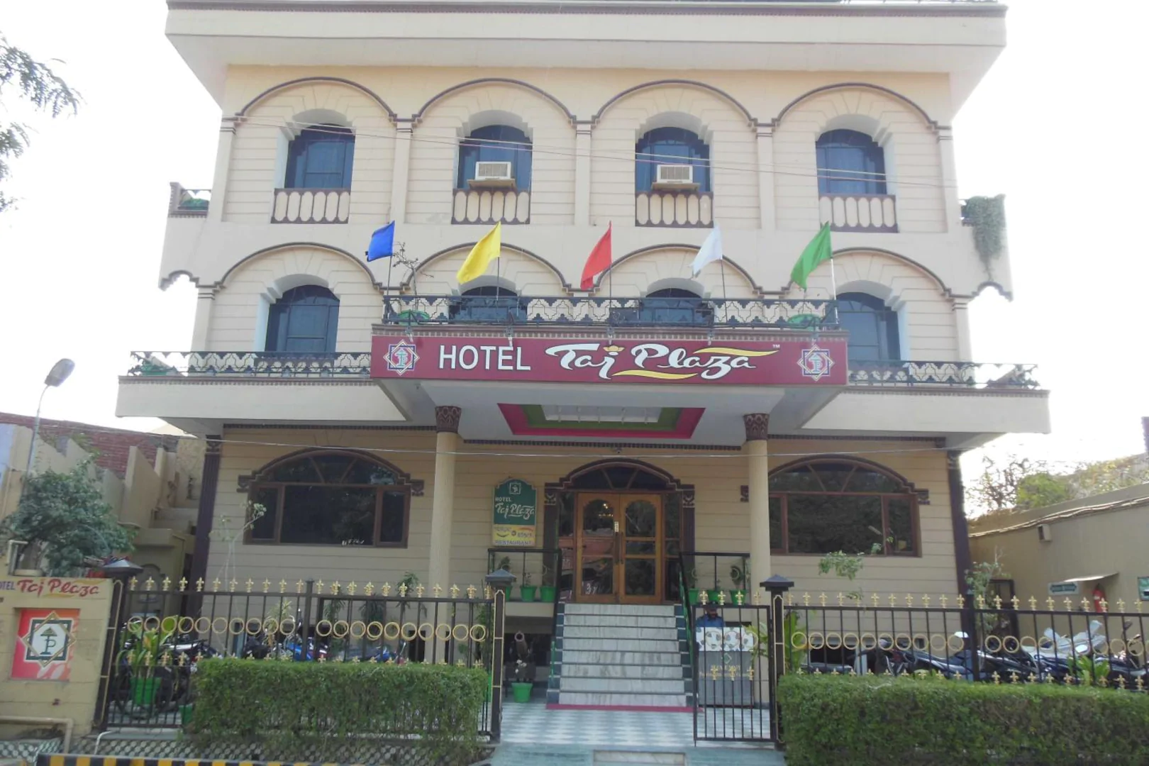 Hotel Taj Plaza