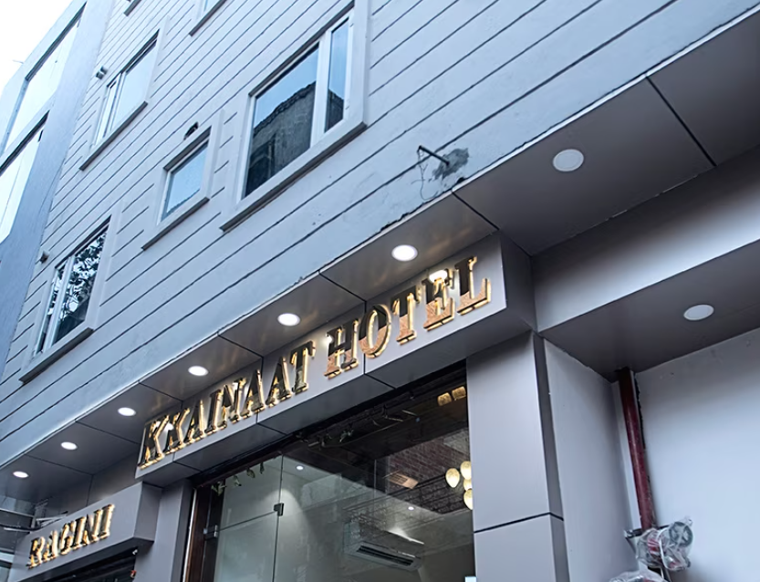 Kkainaat Hotel,Queens Road,3 star