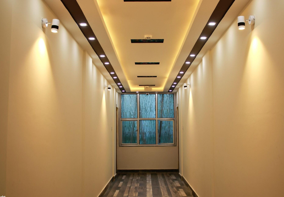 Gkm Grand Hotel,Shadipur,3 star