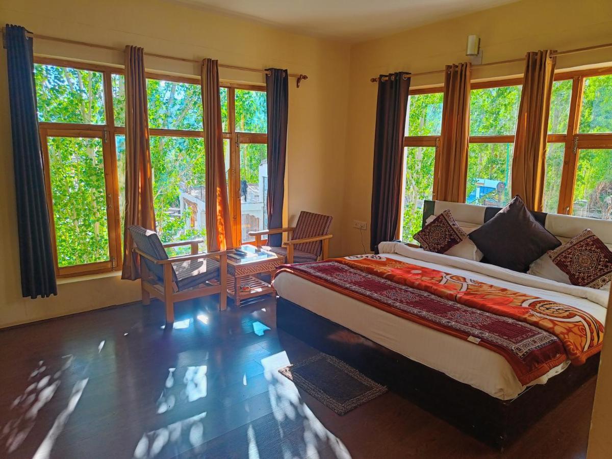 hotel malik residency