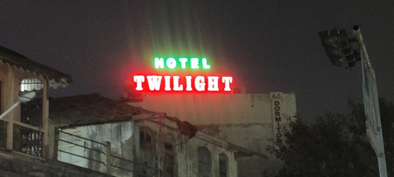 Hotel Twilight,Kalupur,3 star