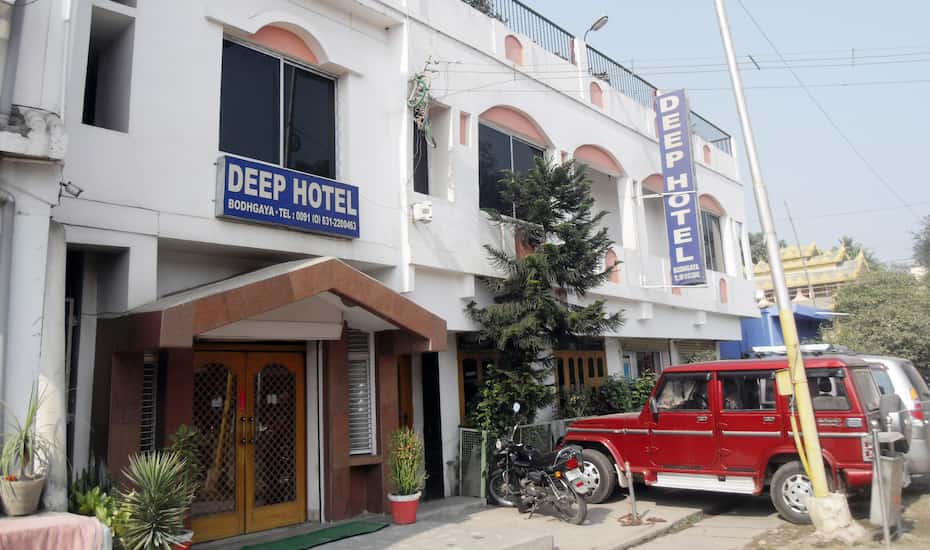 deep hotel bodhgaya