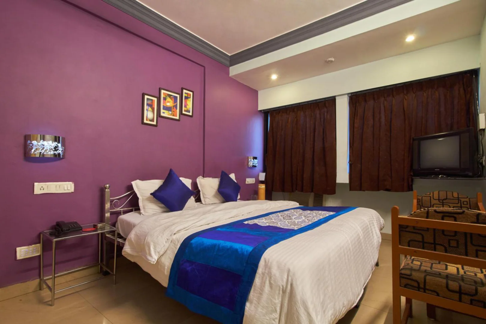 room-image