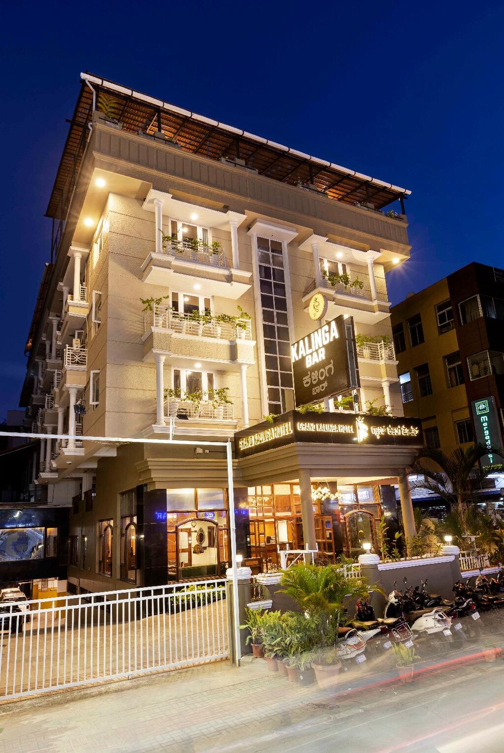 Grand Kalinga Hotel,Gandhi Nagar,3 star