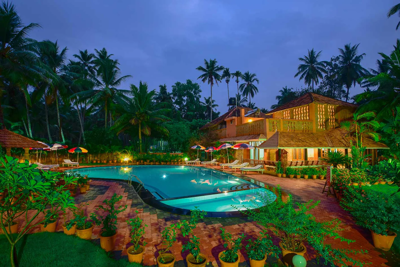 Beach And Lake Ayurvedic Resort, Kovalam