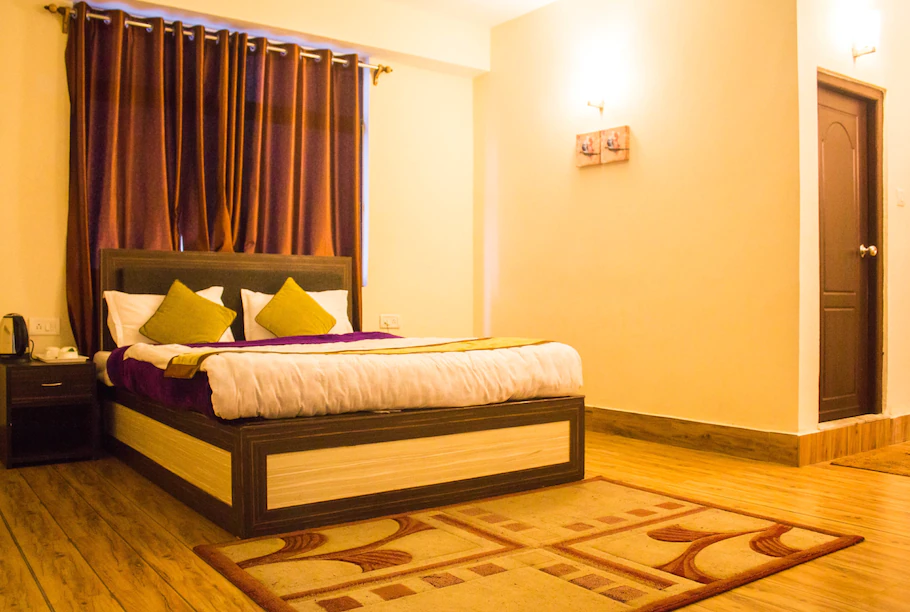 room-image