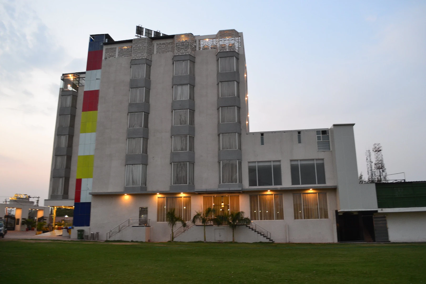 5 Flowers Ananta Elite,Kota Industrial Area,4 star