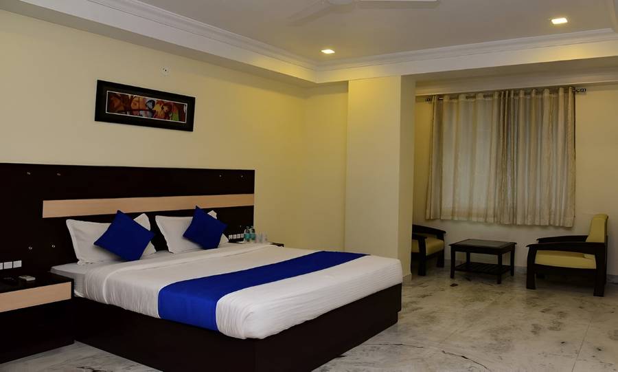 Hotel Holiday Comfort - 800 Mts From Jallianwala Bagh