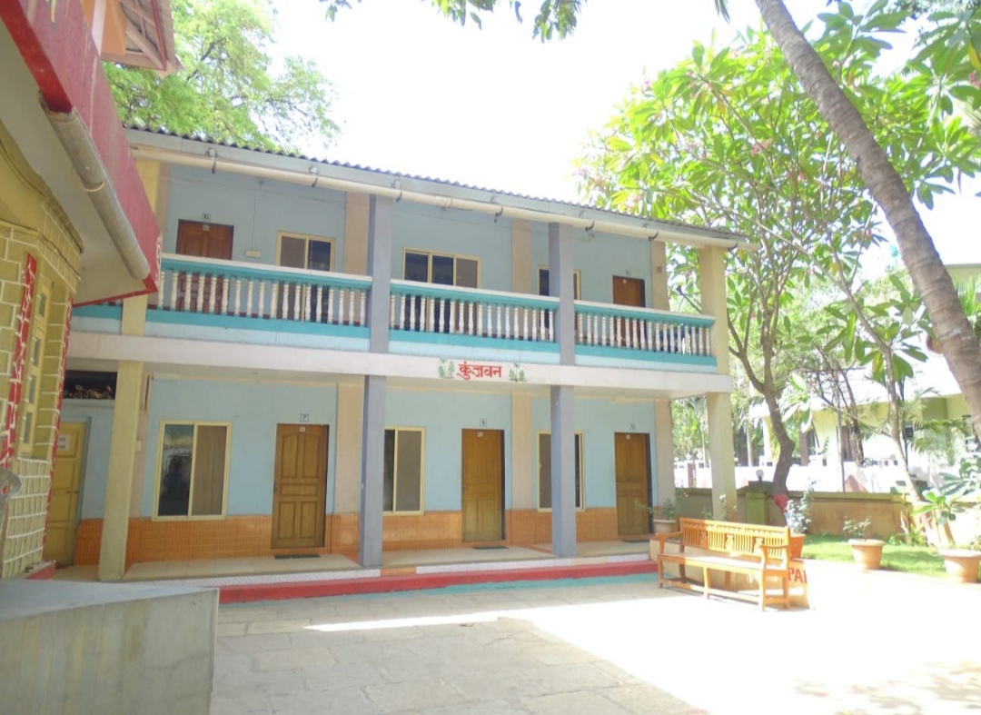 room-image