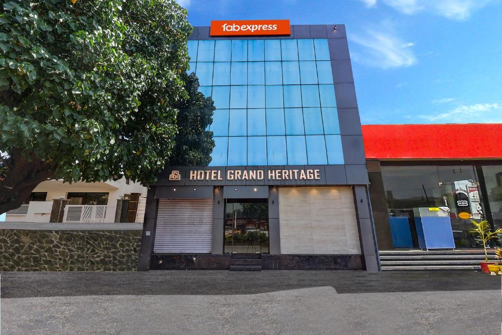 Fabhotel Grand Heritage