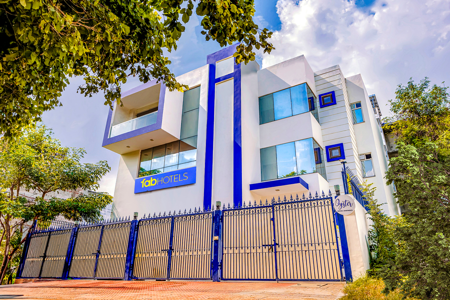 Fabhotel Oyster Villa,SECTOR 43,3 star