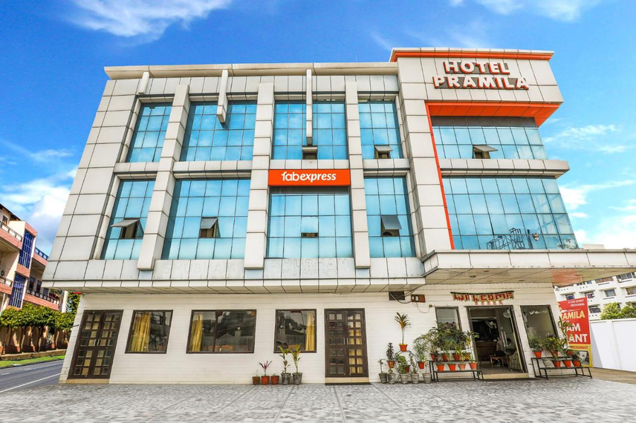 fabhotel pramila inn