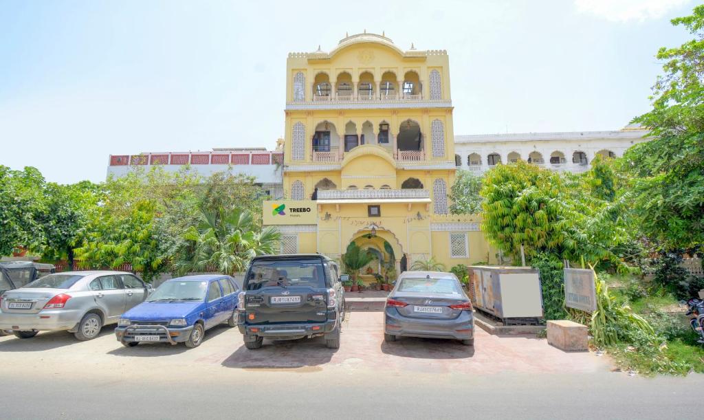 Utsav Niwas,Jhalana Doongri>>Jaipur,3 star