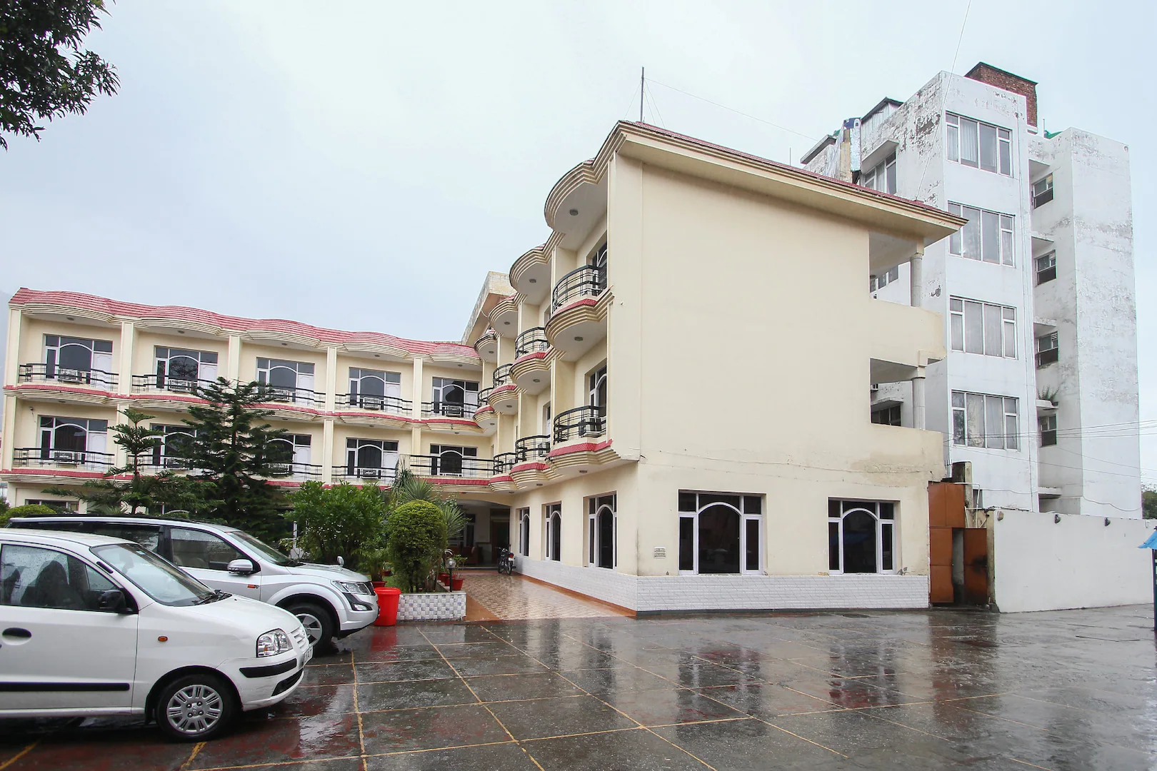 Hotel Kerni Palace,Jammu Road,3 star