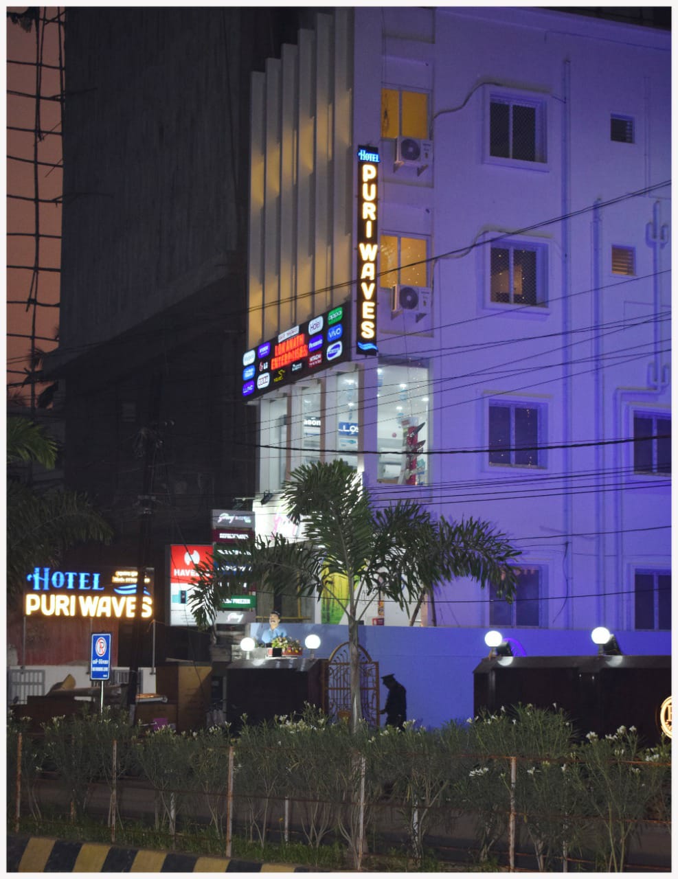 Hotel Puri Waves,Infront Of Pride Ananya Resort, Vip Road, Puri, Odisha, India,3 star