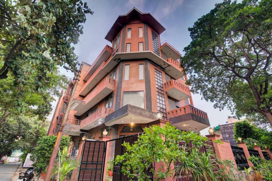 Hotel Marks Inn & Banquet,Sector 63  ,3 star