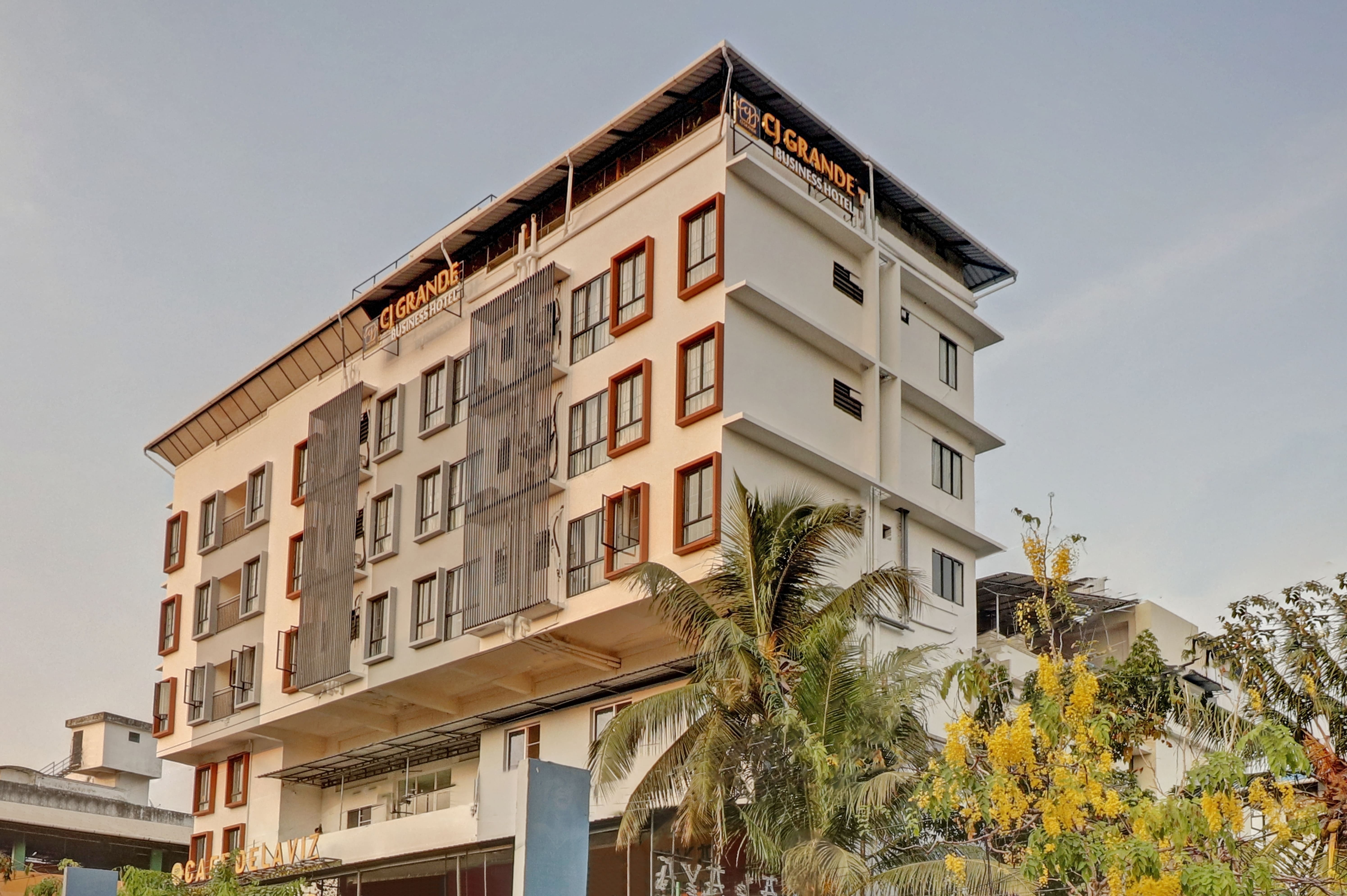 Cj Grande By Jesway Hotels And Resorts,Kaloor,3 star