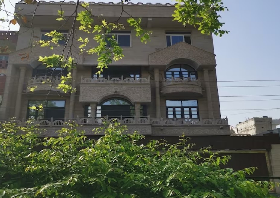Hotel Pk Residency,Noida City Center-Sector 27,3 star