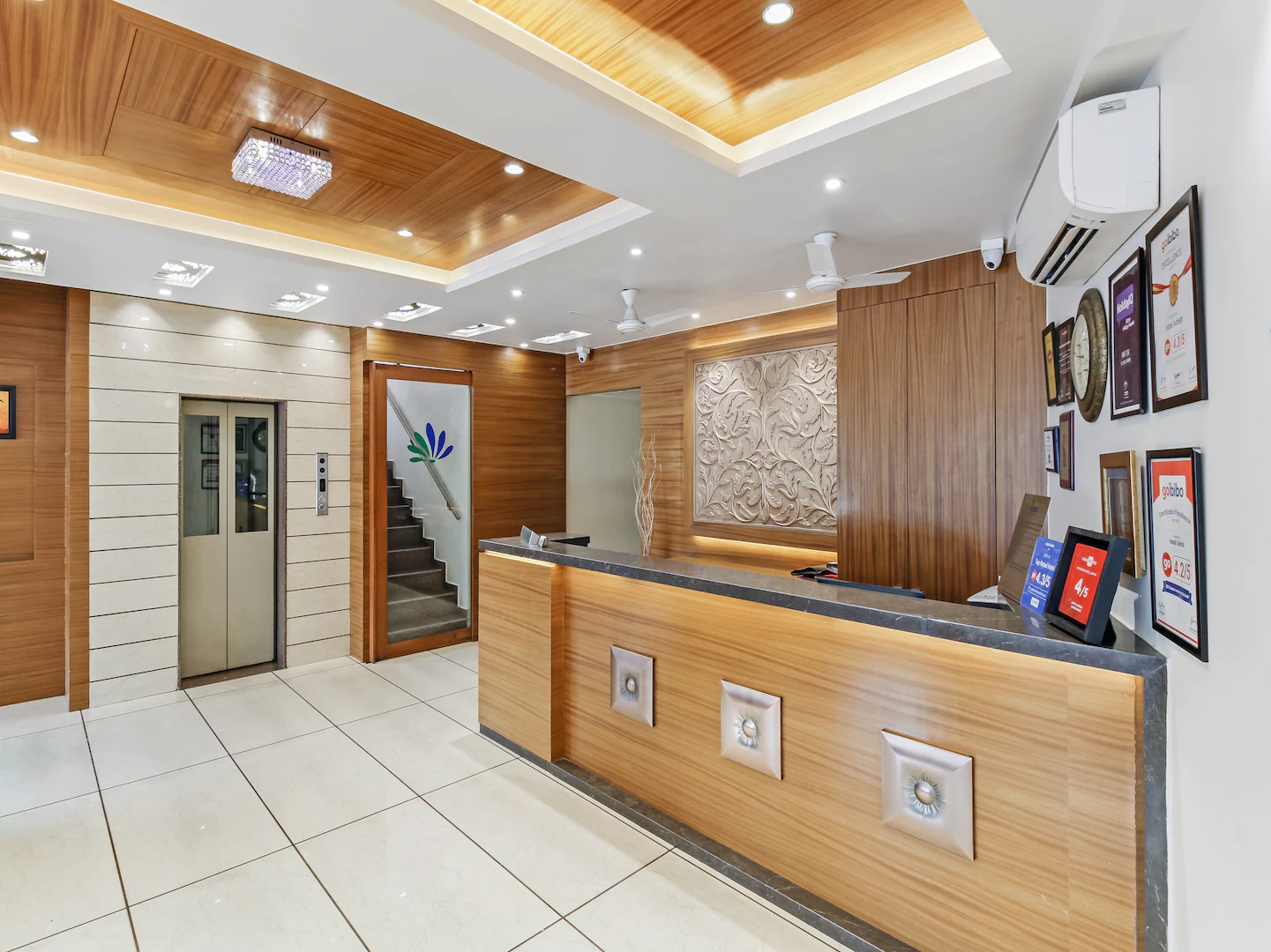 Hotel Ashish,Sarkhej>>Ahmedabad,3 star