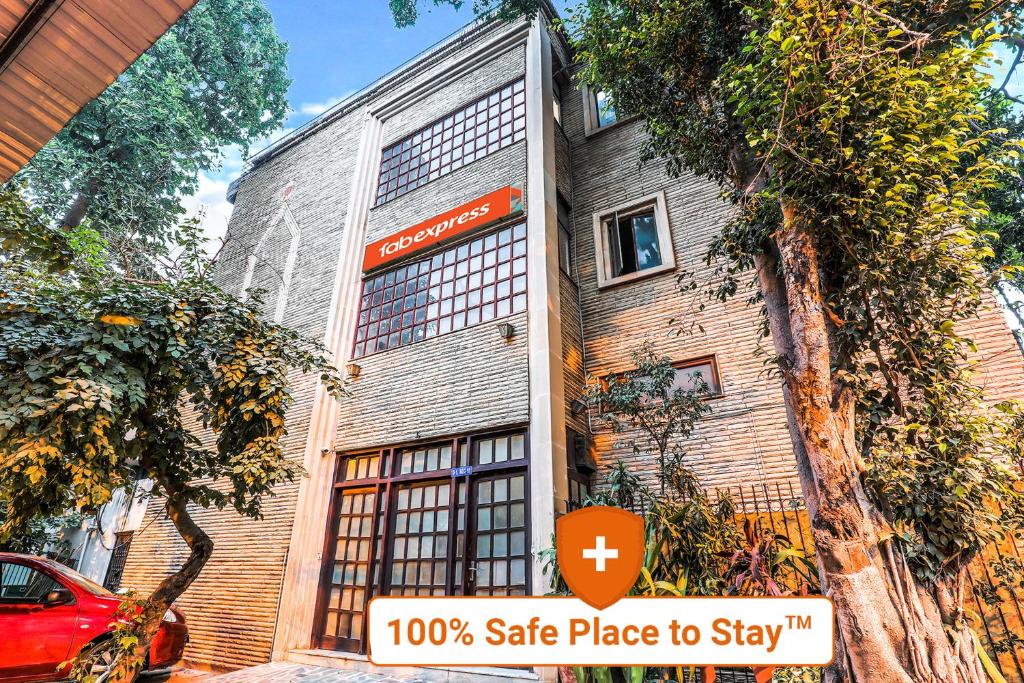 Via Hemkunt Mansion,Chennai,3 star