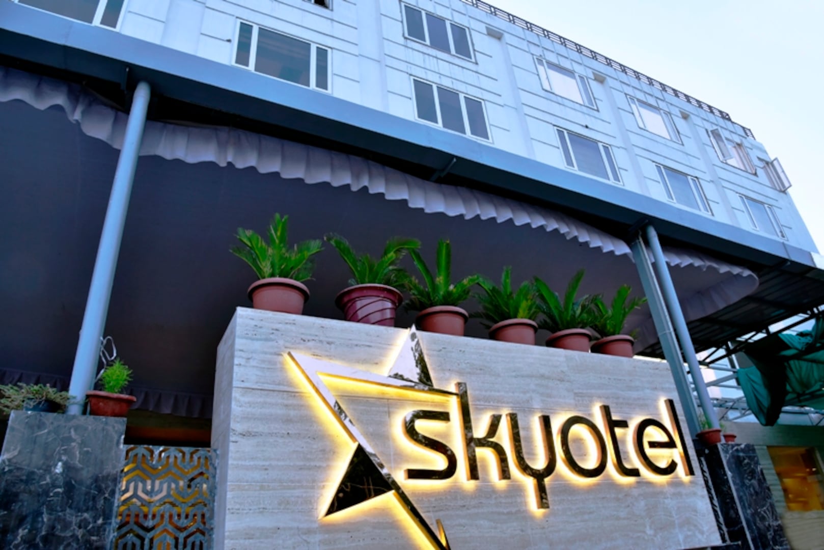 Skyotel