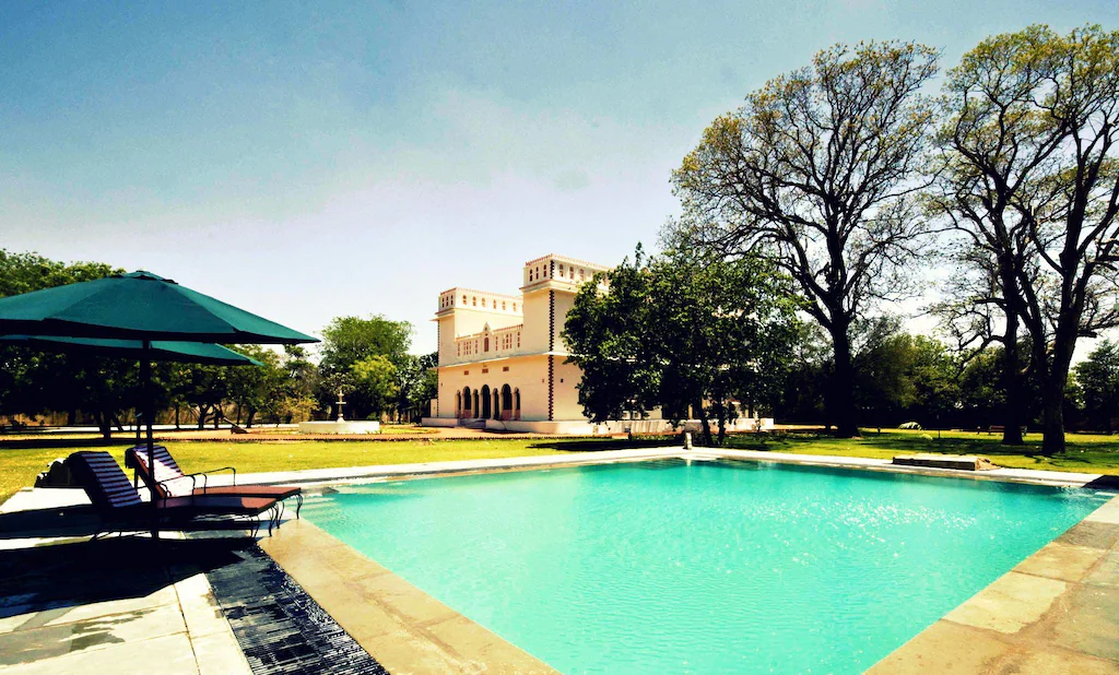 Bijay Niwas Palace Hotel,Near St. Paul School,3 star