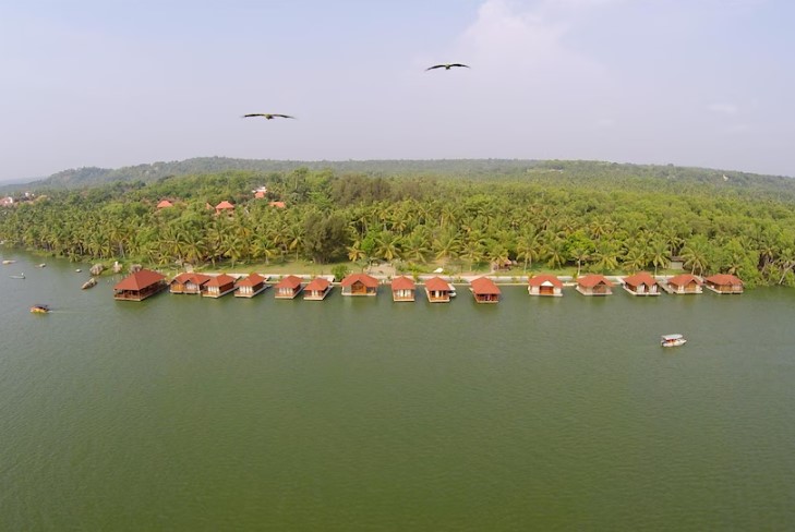 poovar island resort