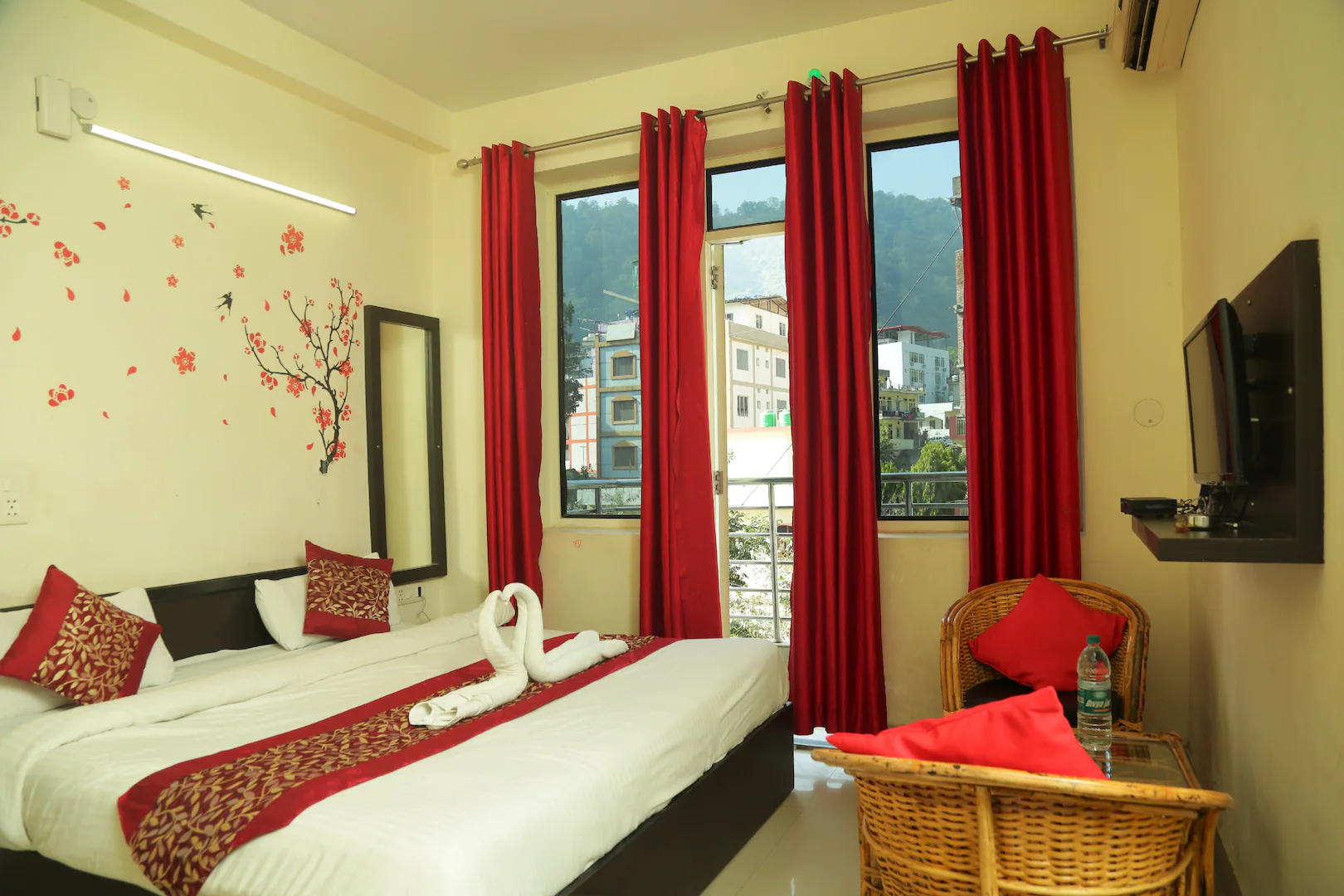room-image