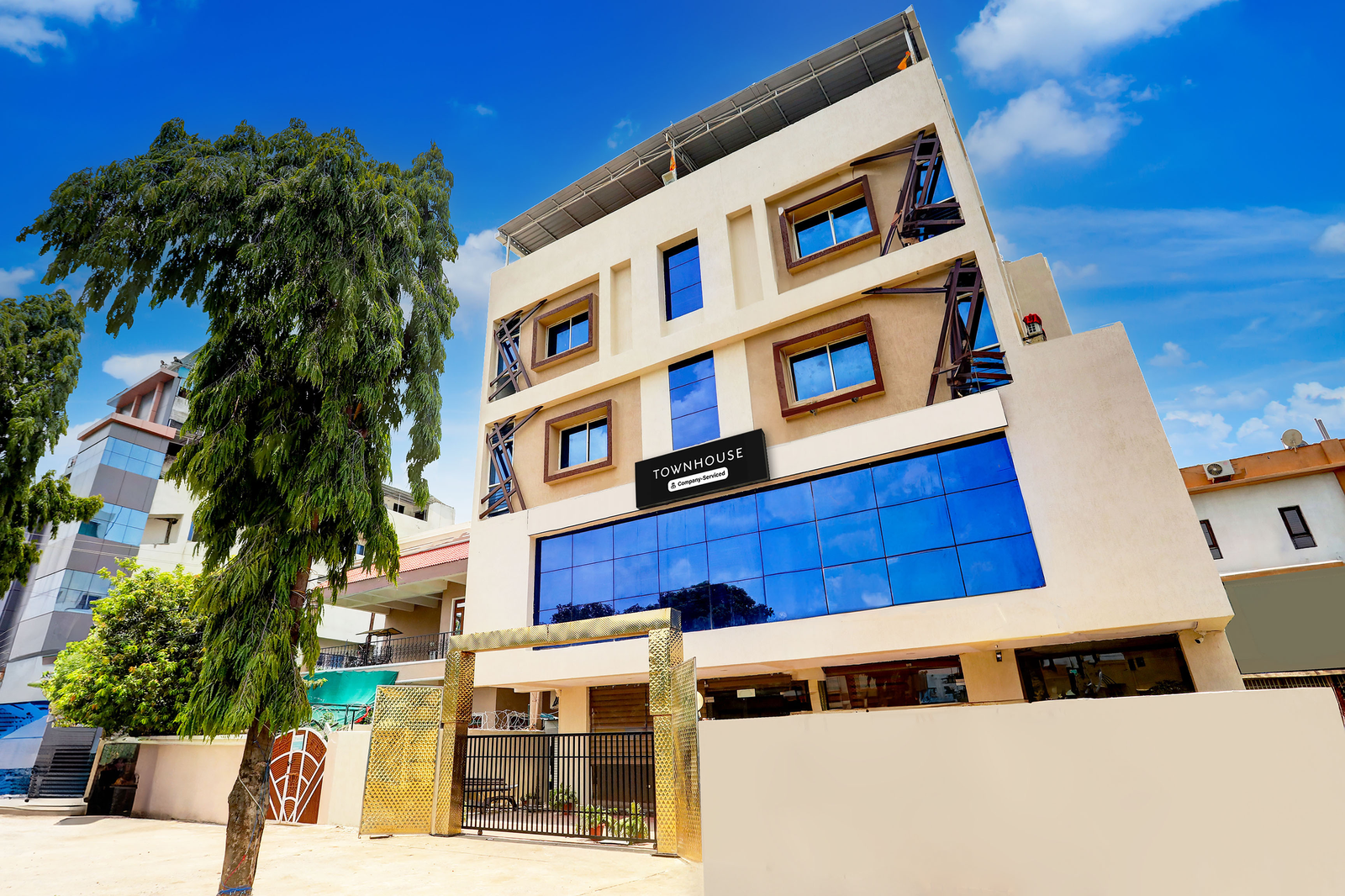 townhouse hoshangabad road near aashima mall