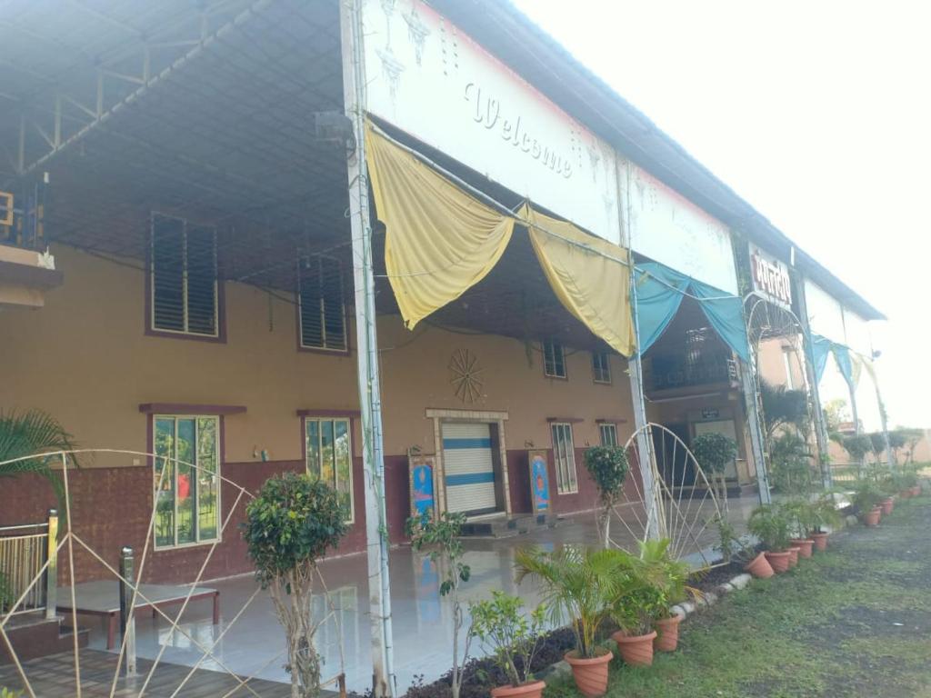 Mangaldeep Resort And Garden  By Wb Inn,Bhopal>>Babai,2 star