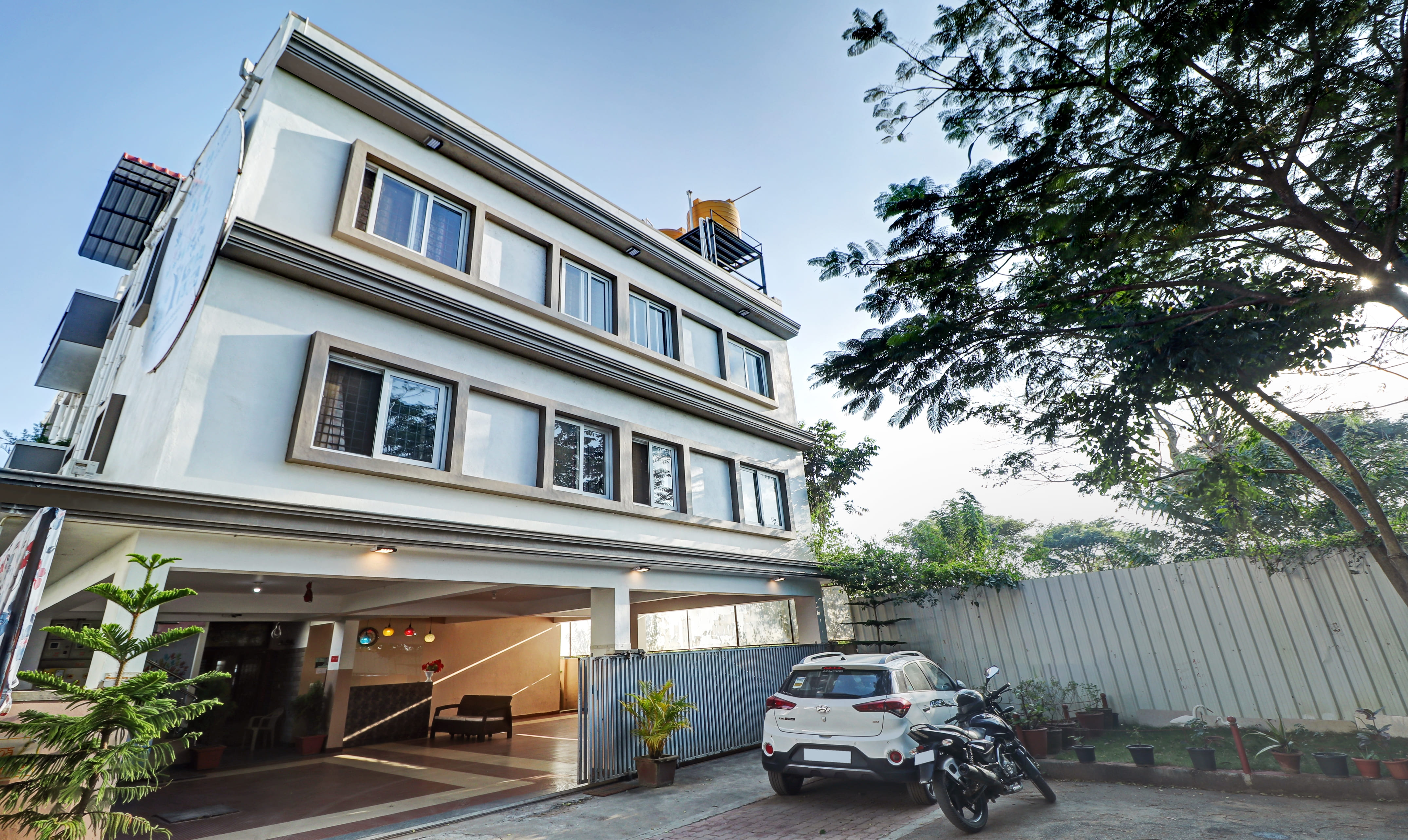 Treebo Trip Colors Stay,Indira Gandhi Road,3 star