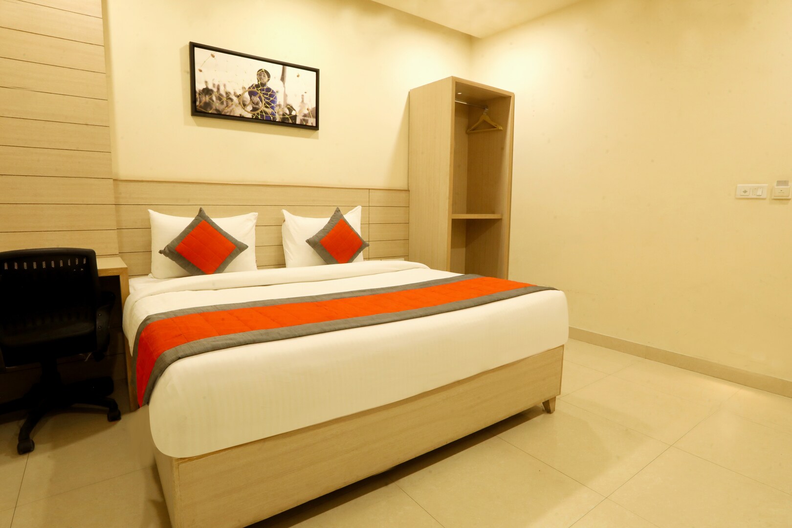 Avexia Residency Sagar Hotel,Outside Hall Gate, Near Maharaja Travels And Bhandari Bridge,3 star