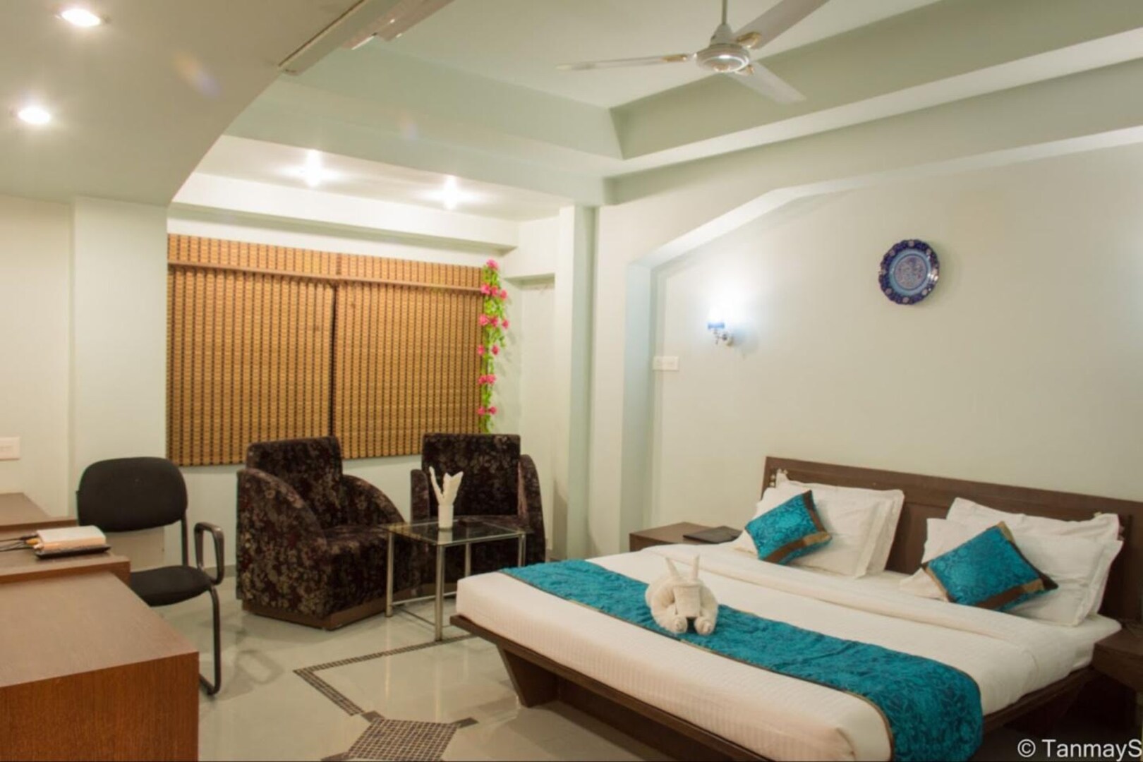 room-image