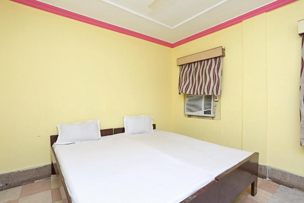 Spot On 40303 Hotel Surya,,2 star