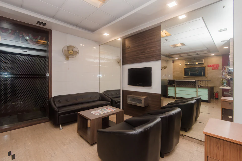 capital o 17300 hotel solitaire