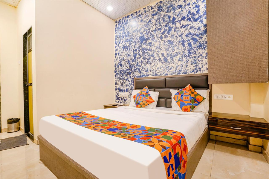 Fabexpress The United,Andheri,3 star