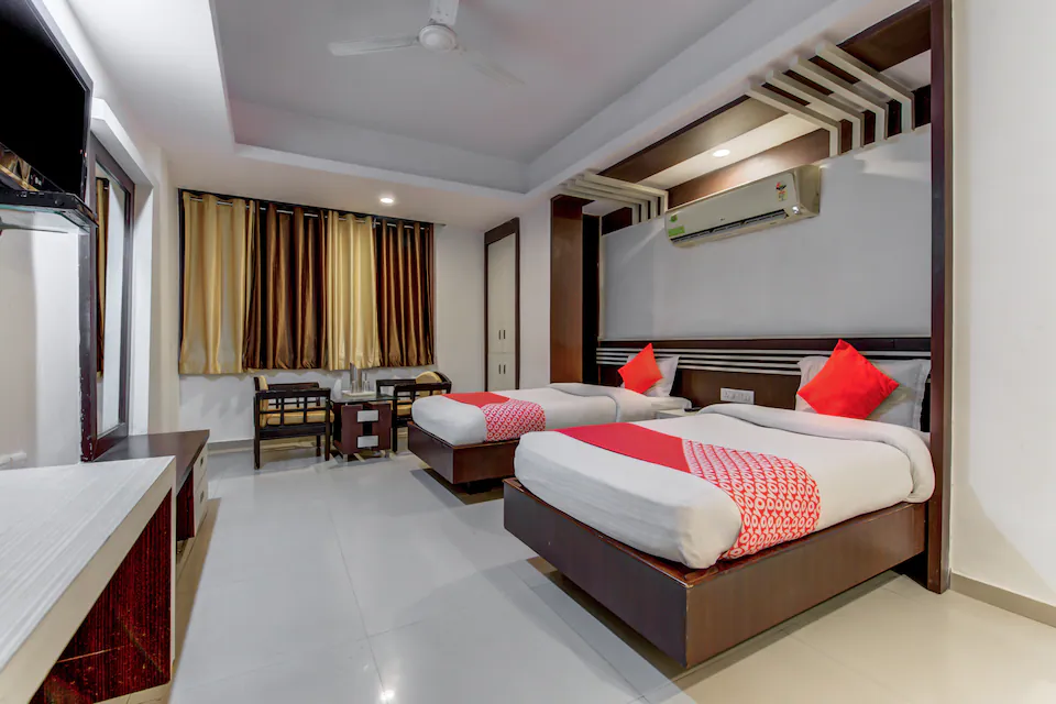 Oyo 4312 Hotel Park Street,,3 star