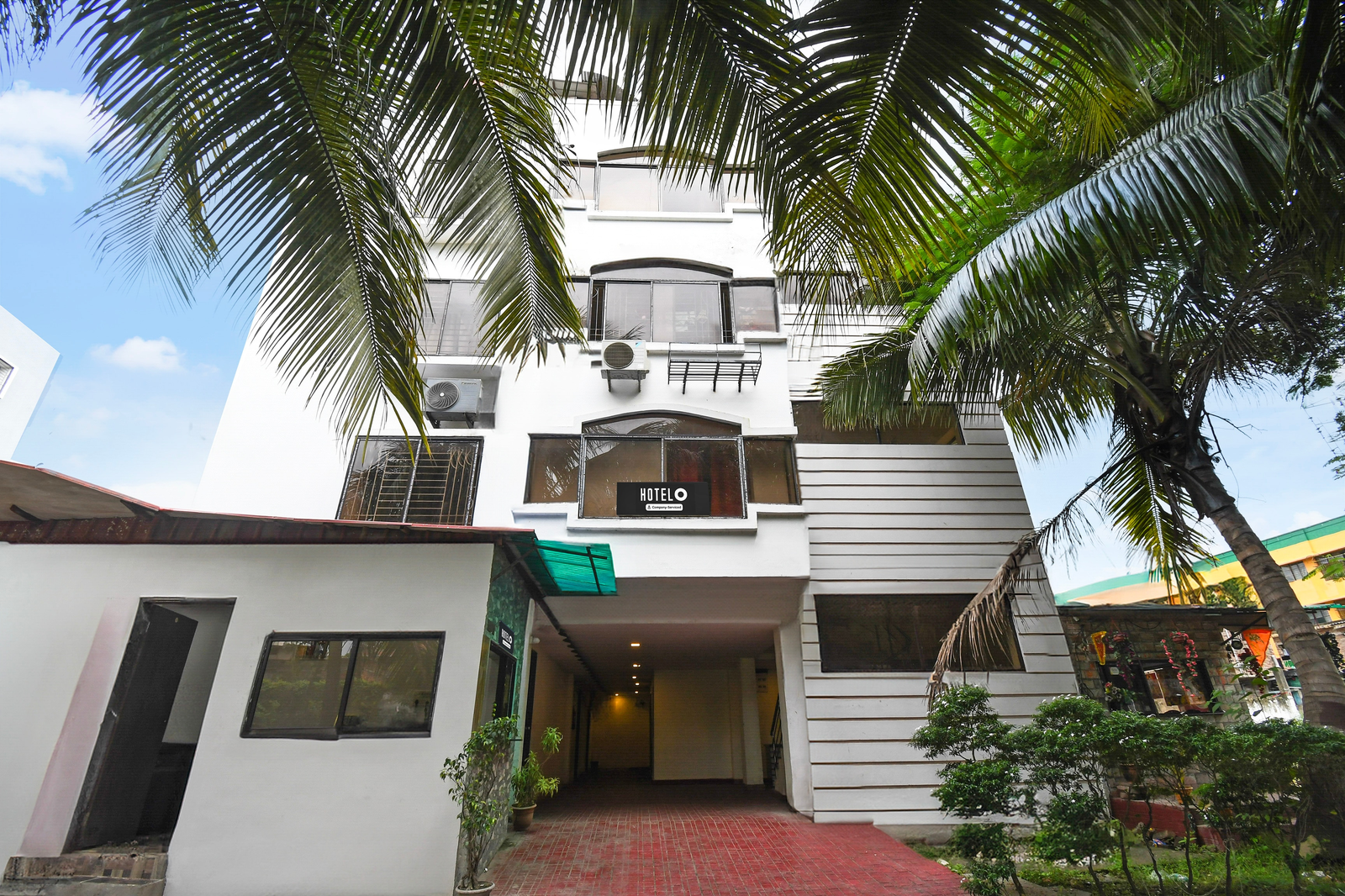 Super Hotel O New Alipore,Alipore,3 star