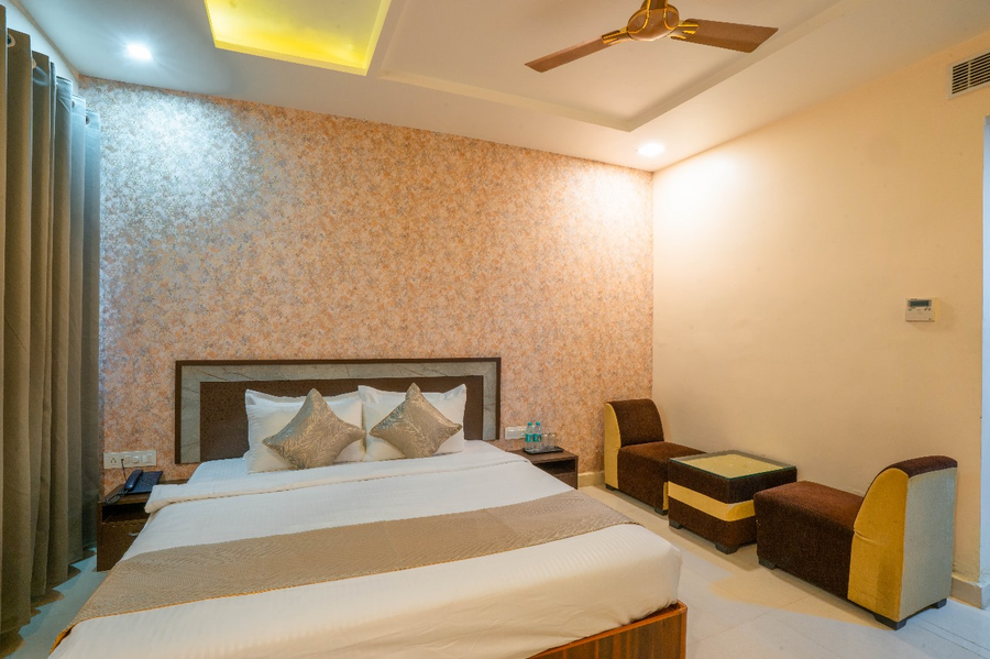 Hotel Kiaara,Shivpurwa,2 star