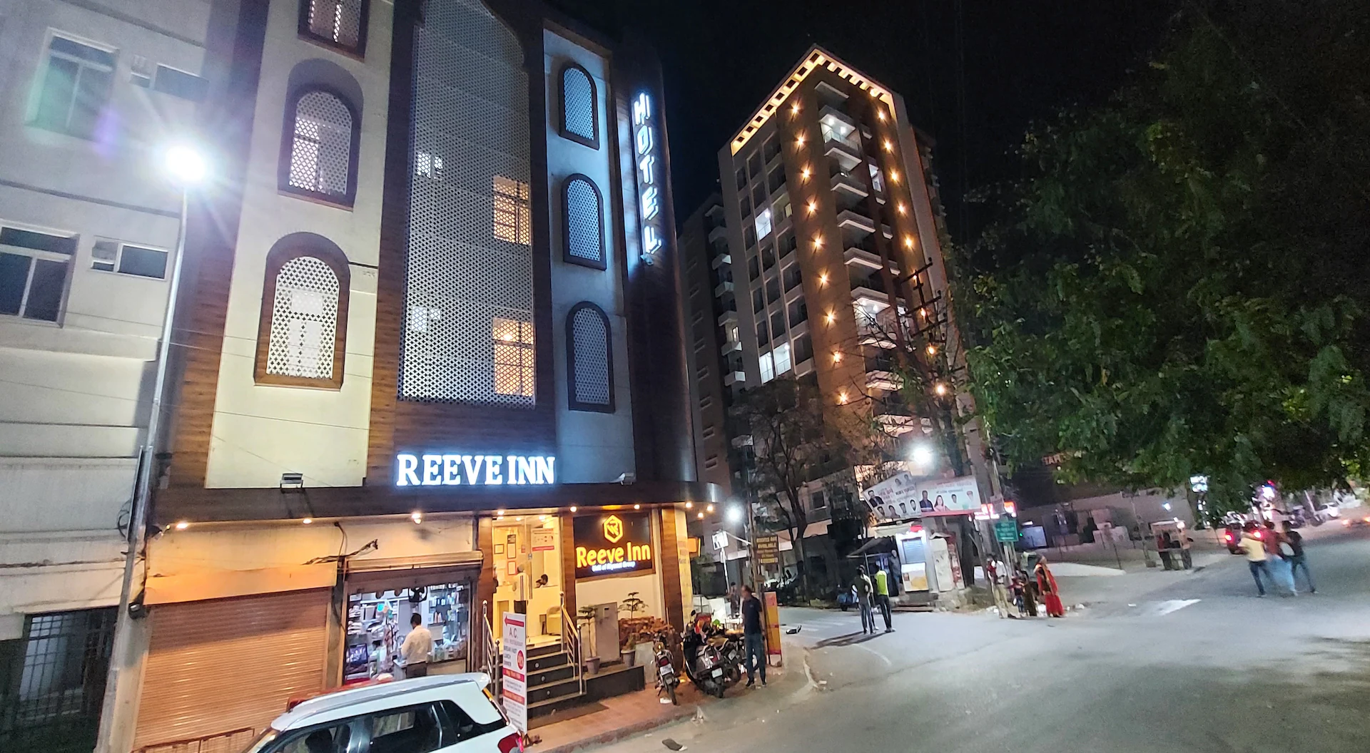 Hotel Reeve Inn,,3 star
