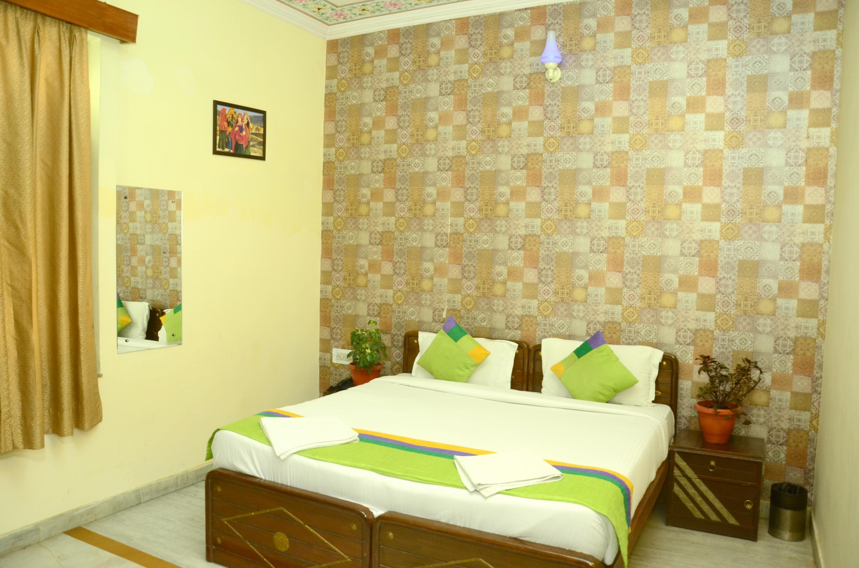 room-image