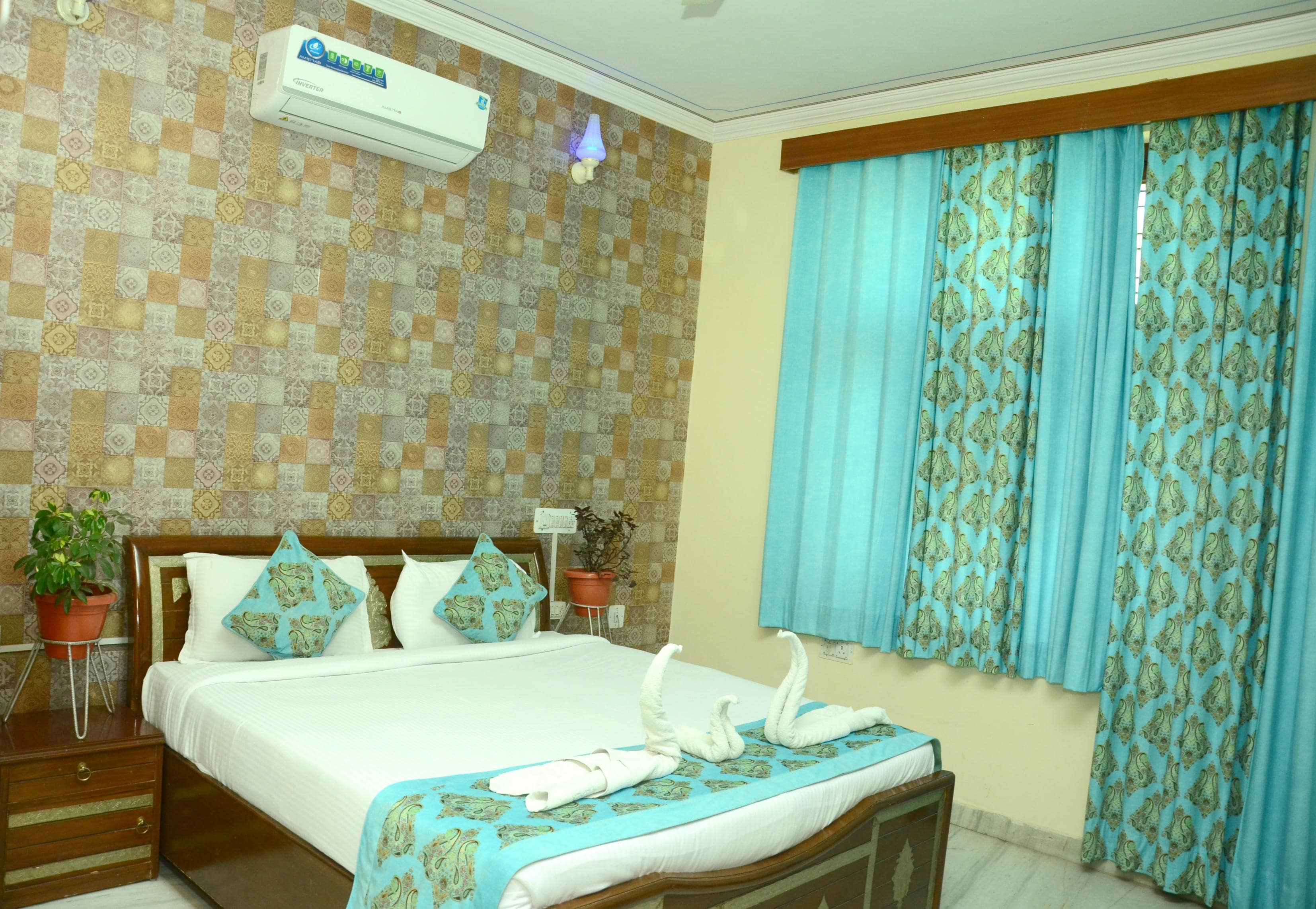 room-image