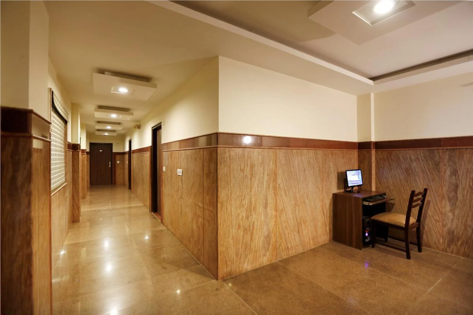 Rts Hotel,A-69 Nh-8, Near Igi Airport, Mahipalpur, New Delhi, Delhi 110037,2 star