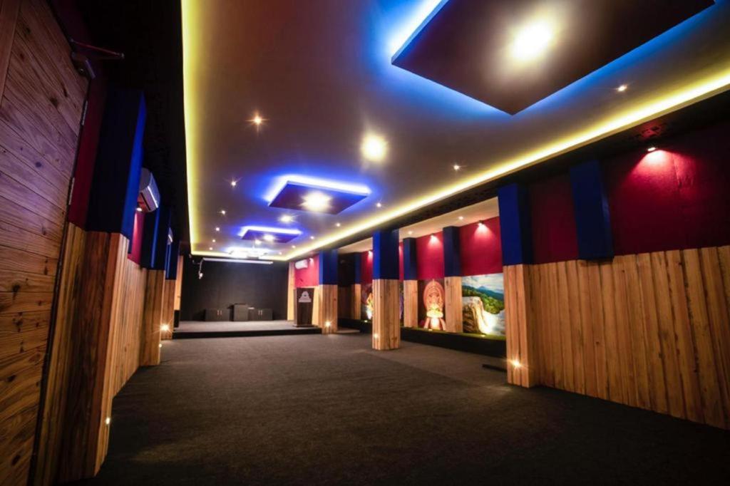 Emerald Royal Residency,Kumbalangi,3 star