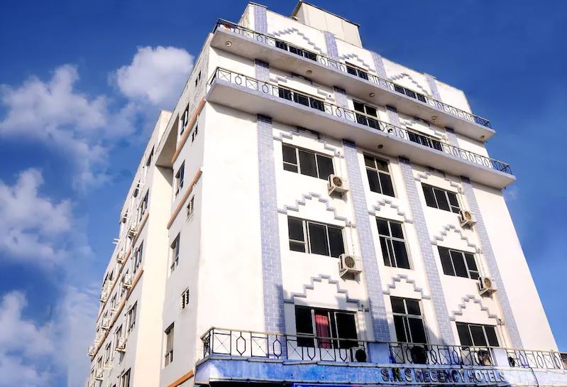 SRS Regency Hotel,Gulzarpet,3 star
